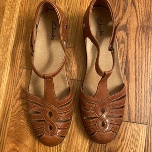 Clarks Women T-Strap Leather Sandals Size 10